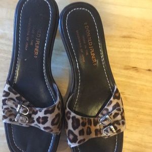 Moving SALES!Donald j Pliner animal sandals 6 1/2